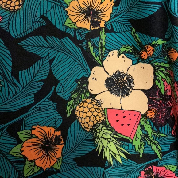 Tropical Skirt w Pockets - Picture 2 of 5